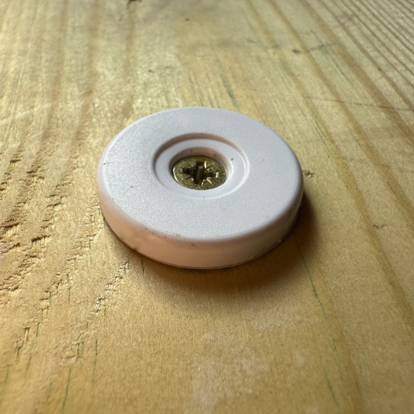 ANTI-METAL 29mm White ABS NFC Disc Tag - larger hole Token NTAG213